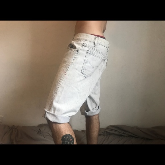 Levi’s Cut-Off Stone Washed Jean Shorts - Picture 1 of 5
